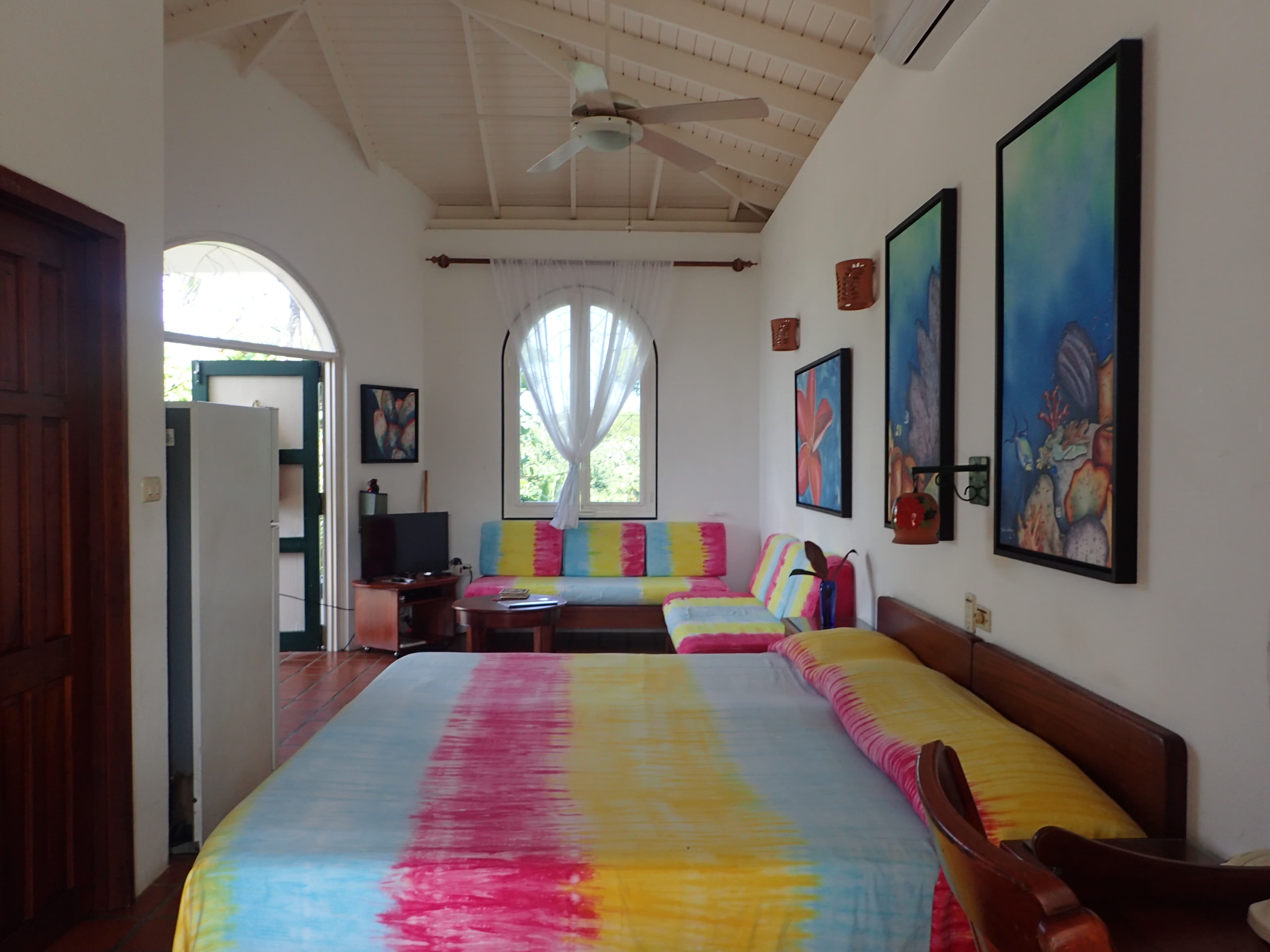 Self-contained apartments perfect for 2 guests; can accommodate up to 4 people.